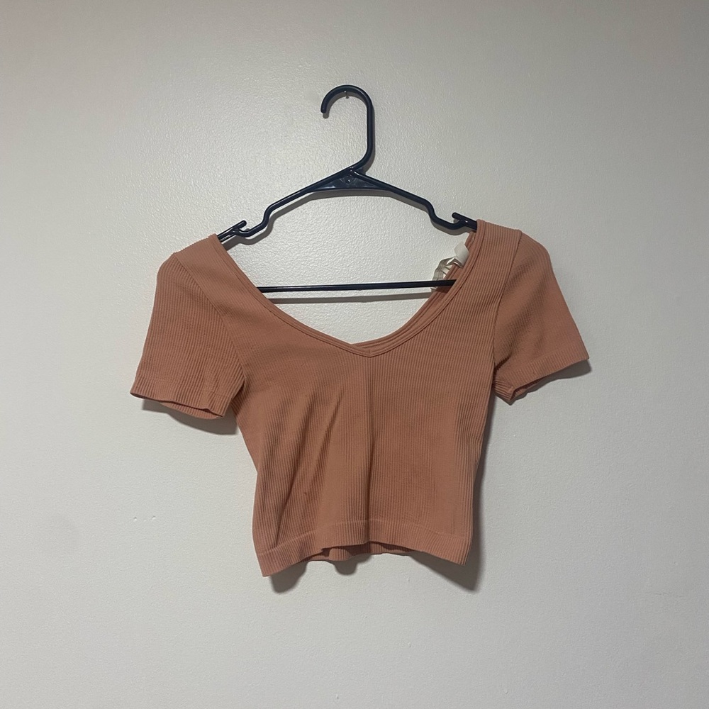 Women’s cropped pink Aeropostale ribbed shirt small